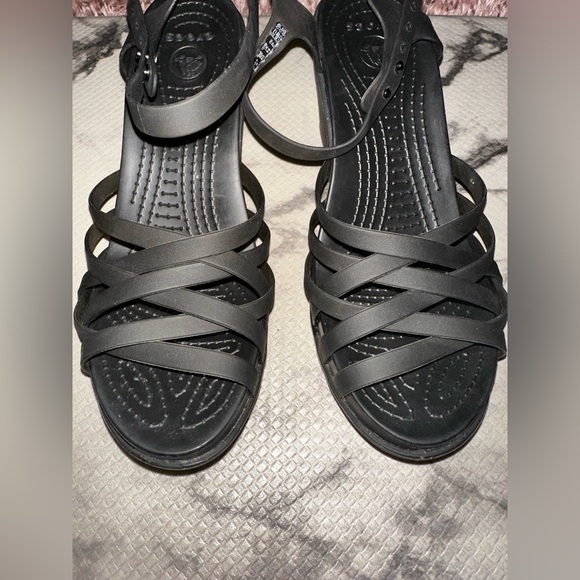 Crocs Stylish Black Strappy Sandals W 10 summer vacation spring beach - Picture 4 of 9